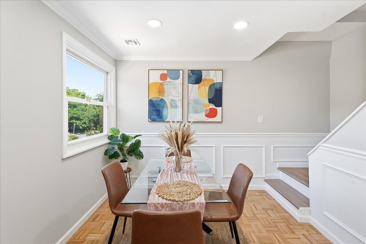 2 LAUREL CT