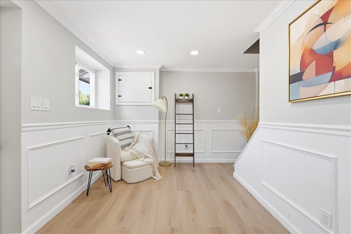 2 LAUREL CT