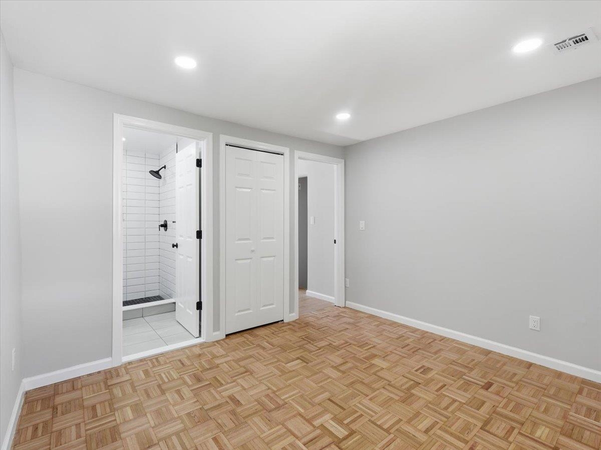 2 LAUREL CT