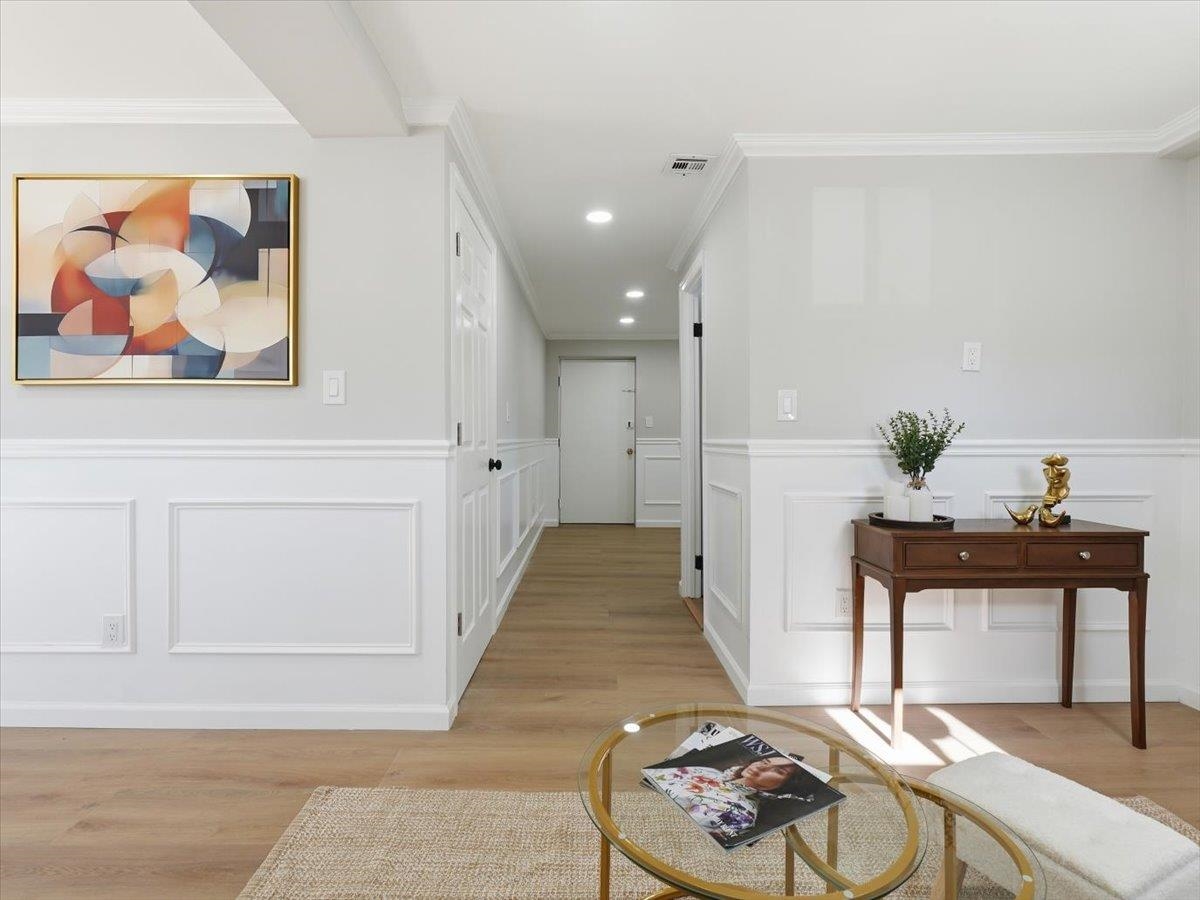 2 LAUREL CT