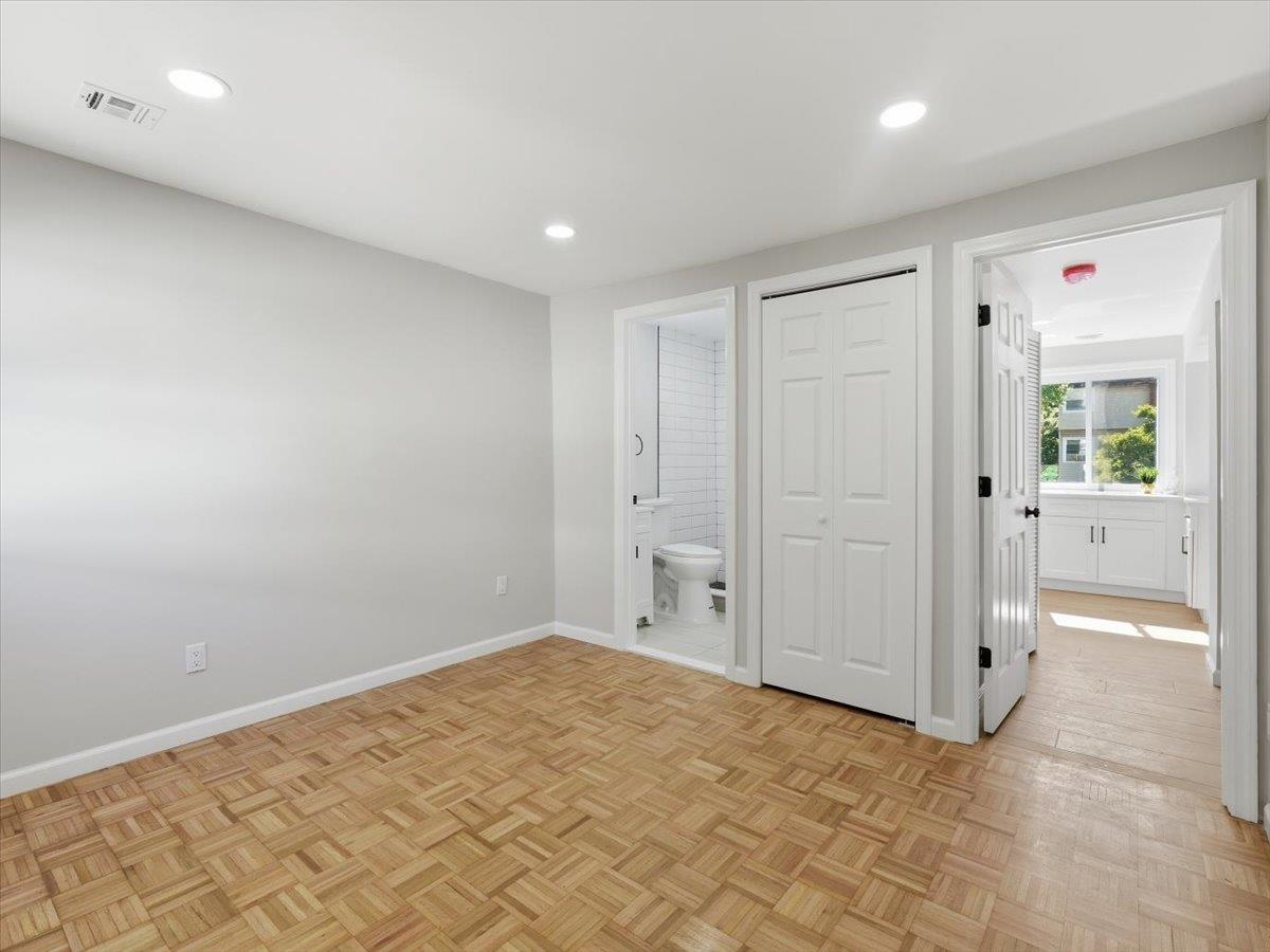 2 LAUREL CT