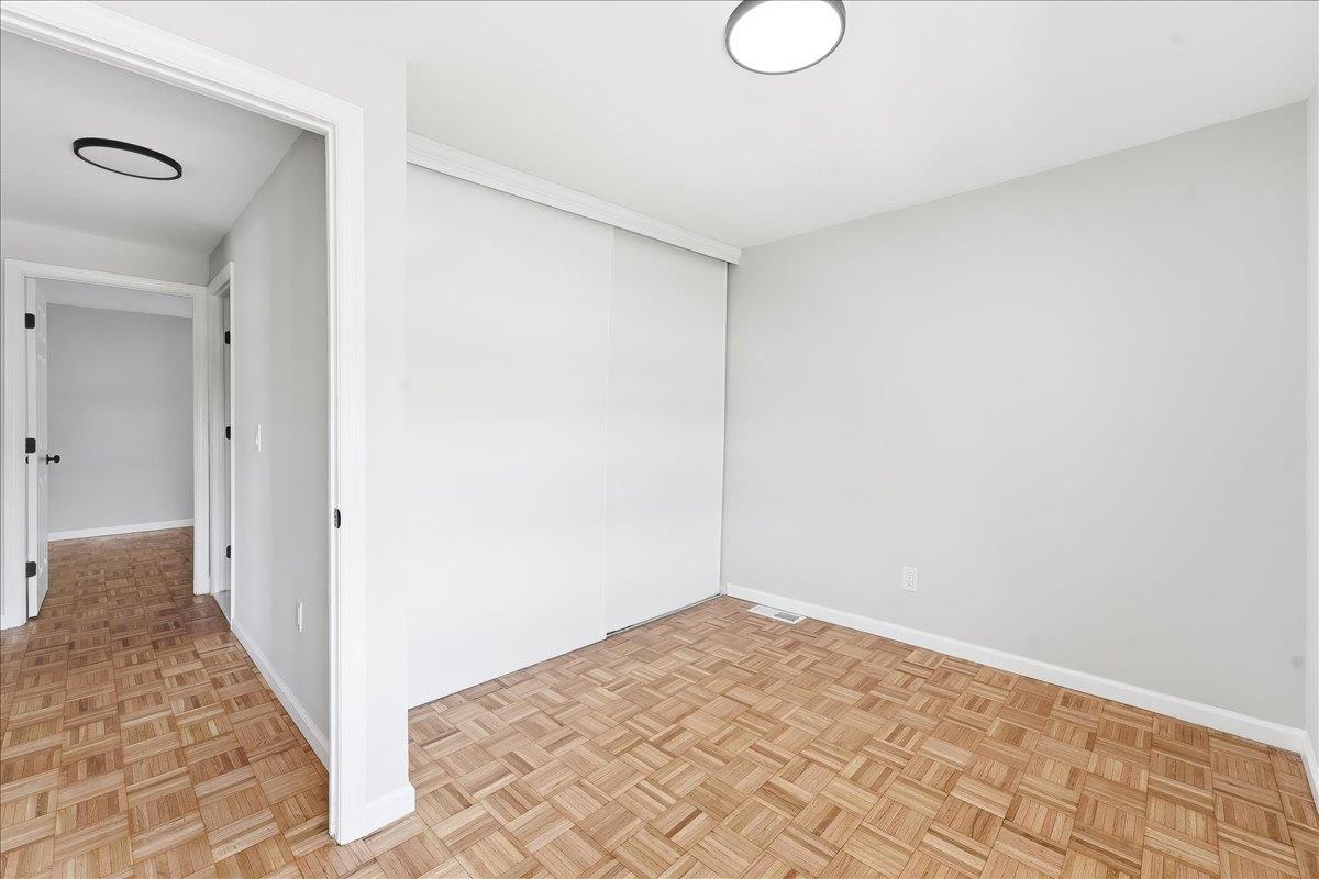 2 LAUREL CT