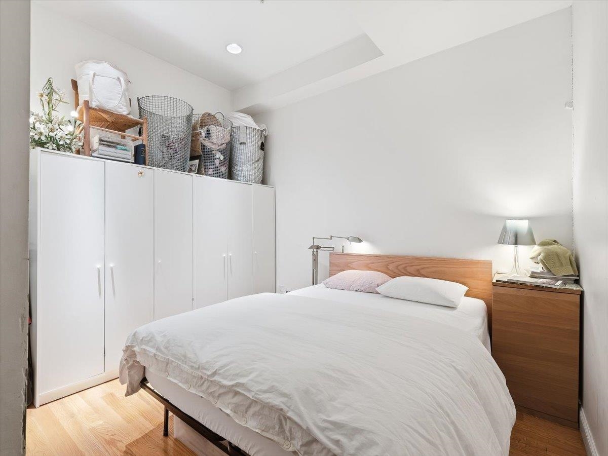 163 GRAND ST Unit: 2