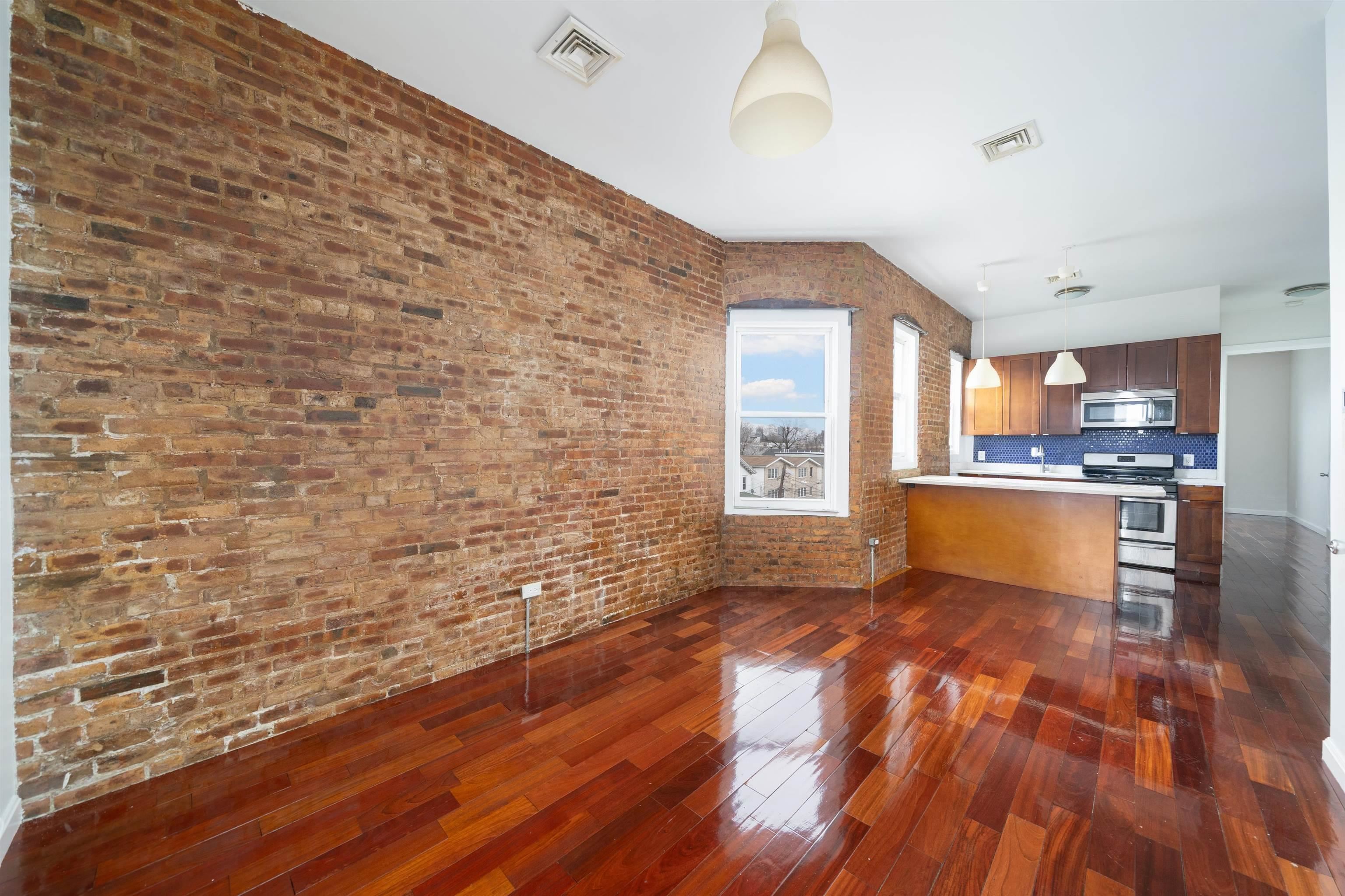 386 BERGEN AVE