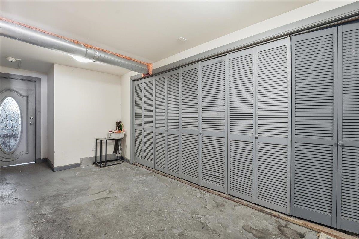 386 BERGEN AVE