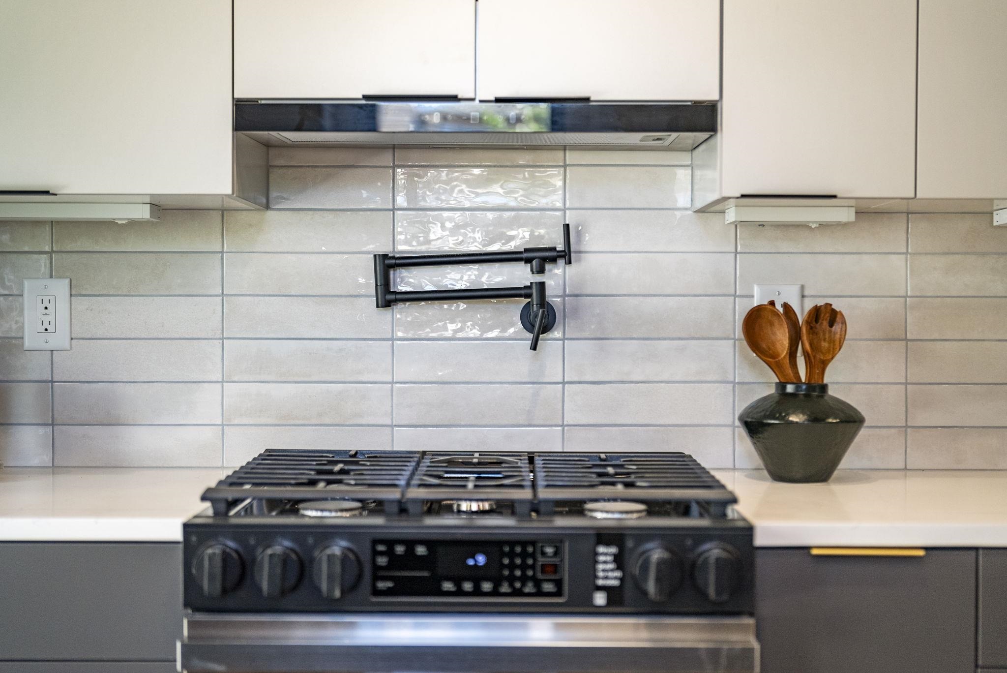 104 TERRACE AVE Unit: 1