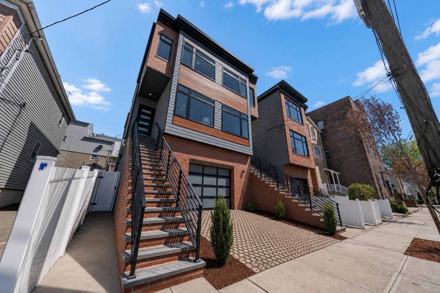 104 TERRACE AVE Unit: 1