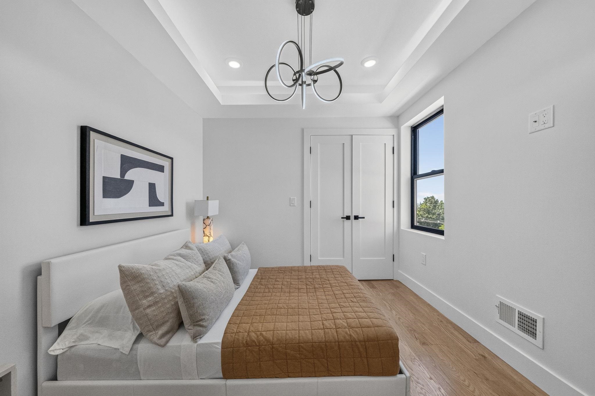 104 TERRACE AVE Unit: 1
