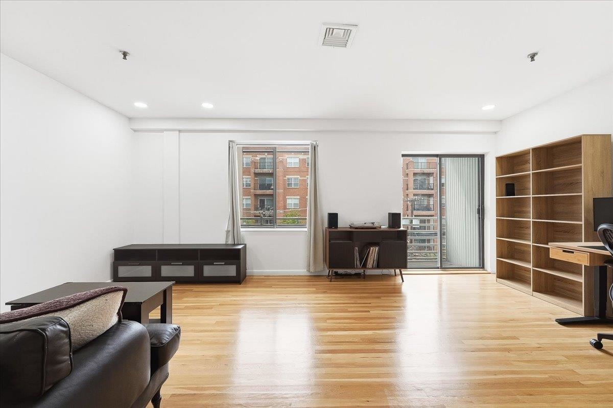 1110 CLINTON ST Unit: 16