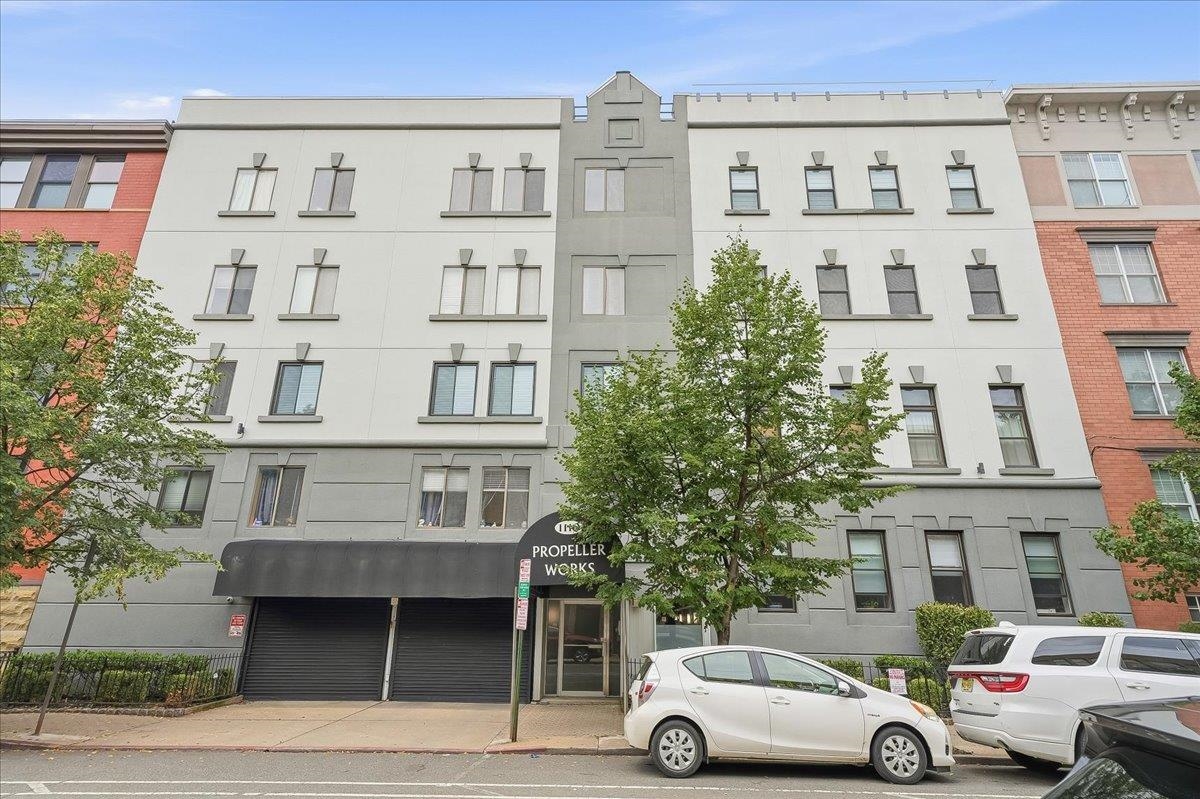 1110 CLINTON ST Unit: 16