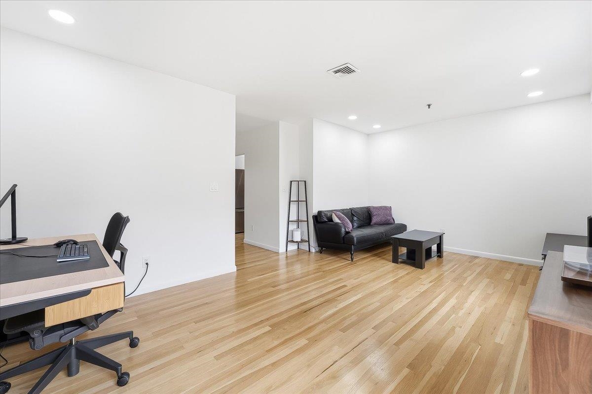 1110 CLINTON ST Unit: 16