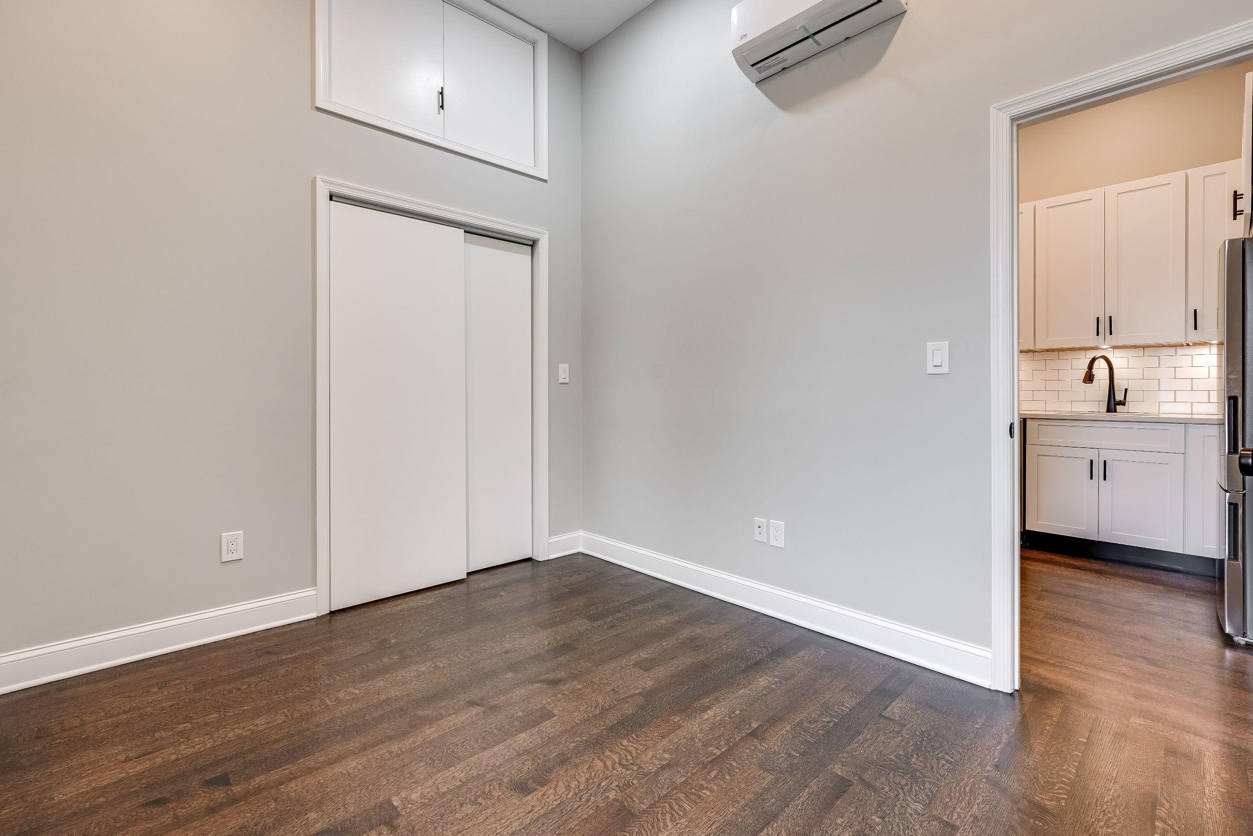 130 WEST SIDE AVE Unit: 1