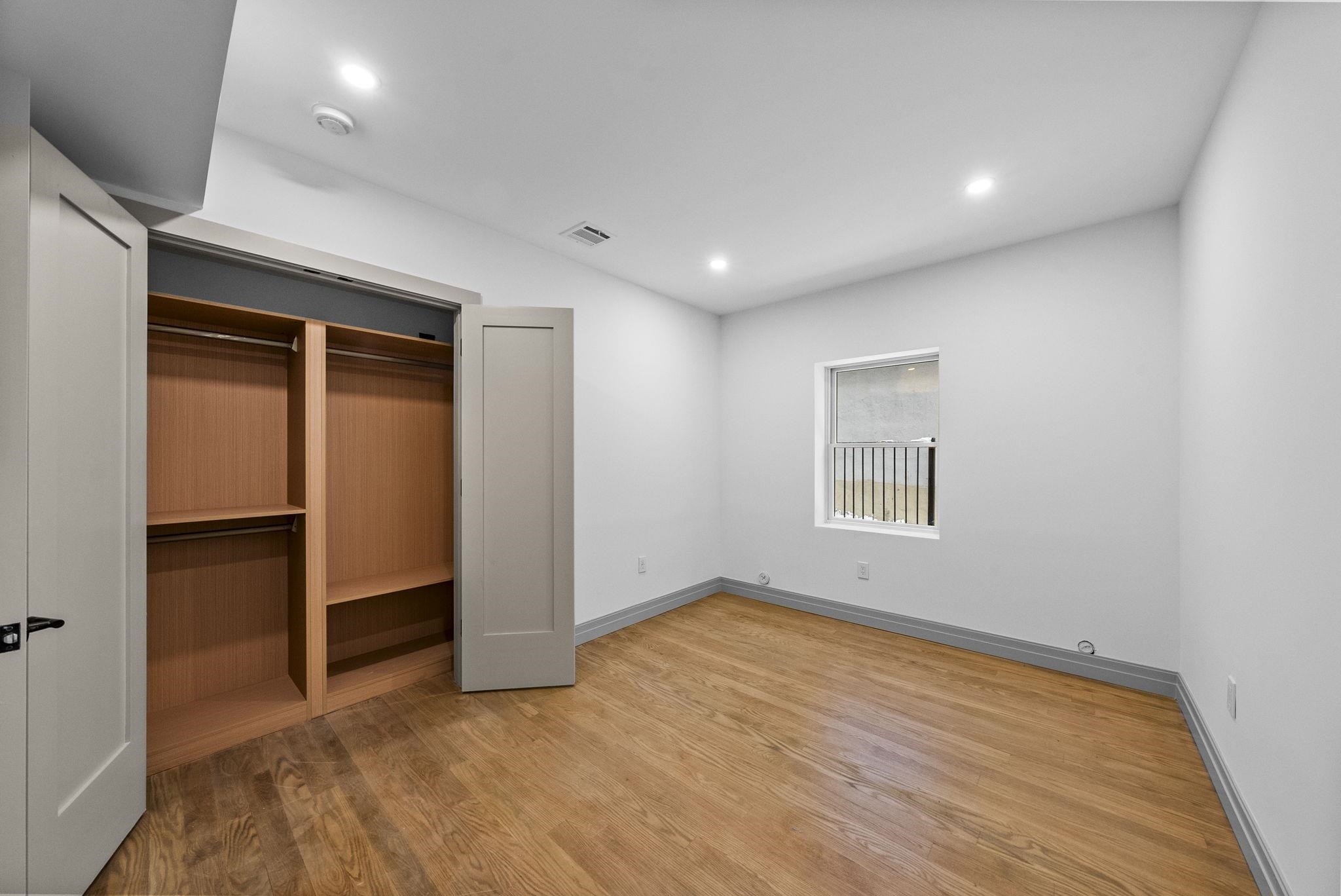 600 BRAMHALL AVE Unit: 1