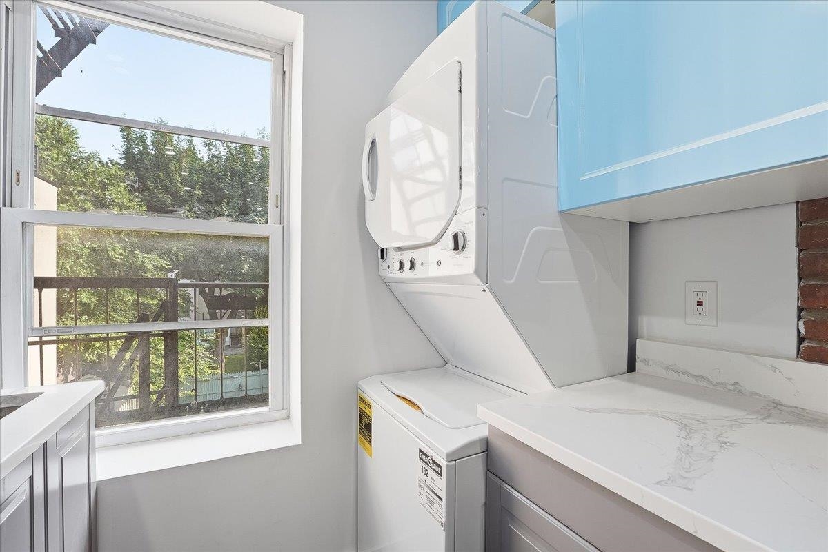 216 6TH ST Unit: 2