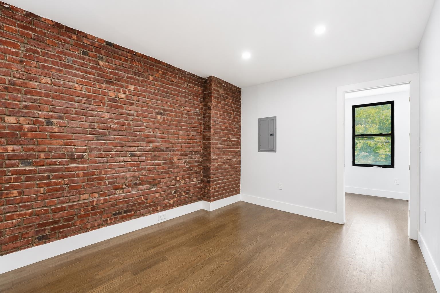 216 6TH ST Unit: 2