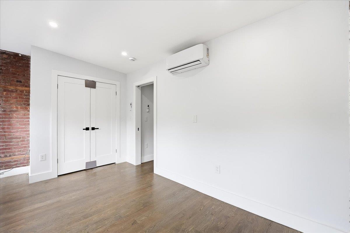 216 6TH ST Unit: 3