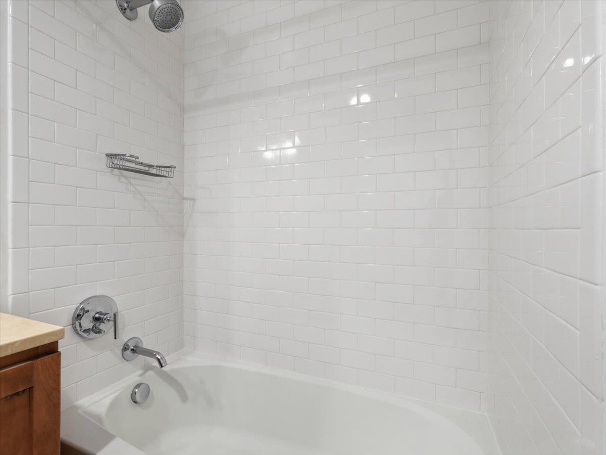389 WASHINGTON ST Unit: 7F