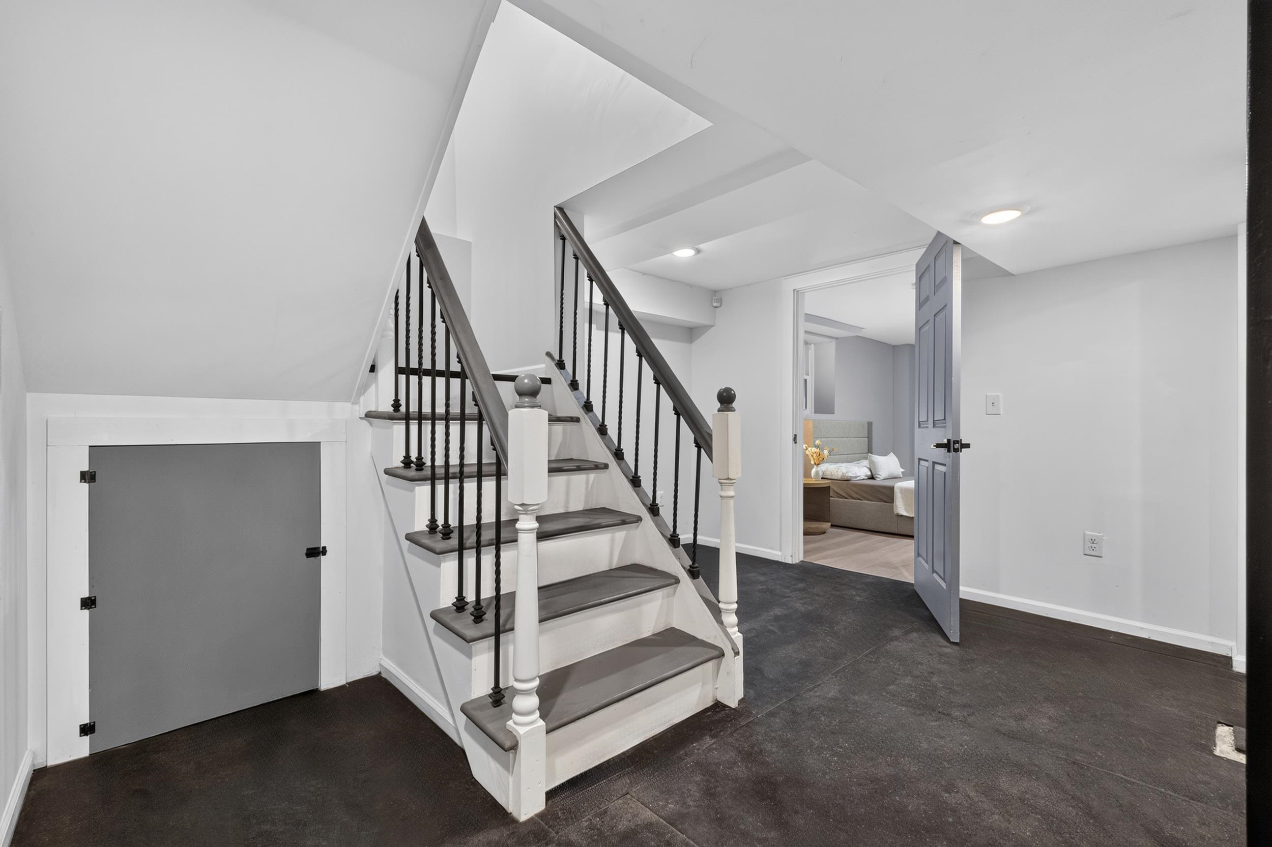 10 GRAHAM ST