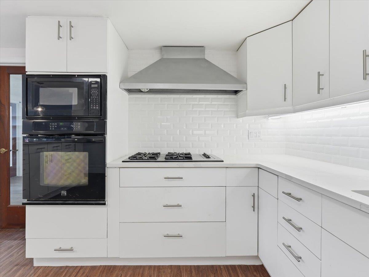 299 PAVONIA AVE Unit: 2-3