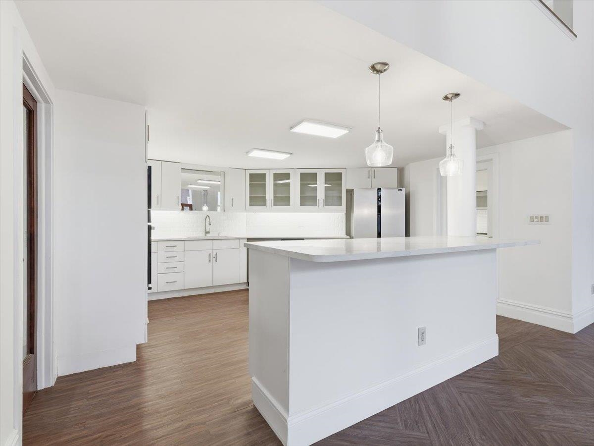 299 PAVONIA AVE Unit: 2-3