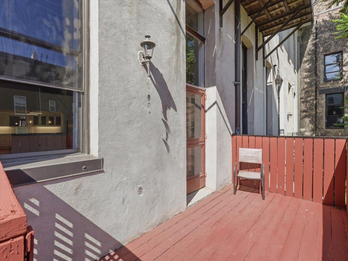 299 PAVONIA AVE Unit: 2-3