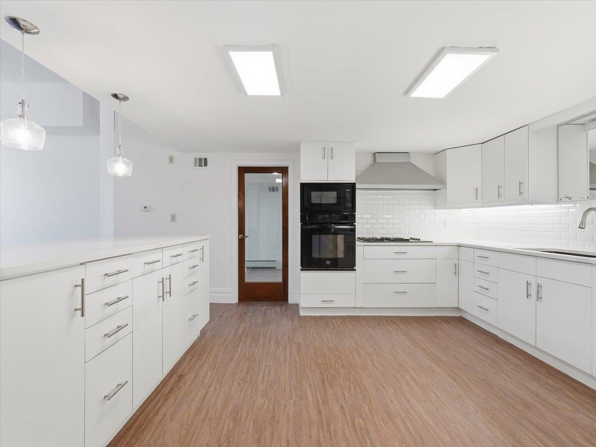 299 PAVONIA AVE Unit: 2-3