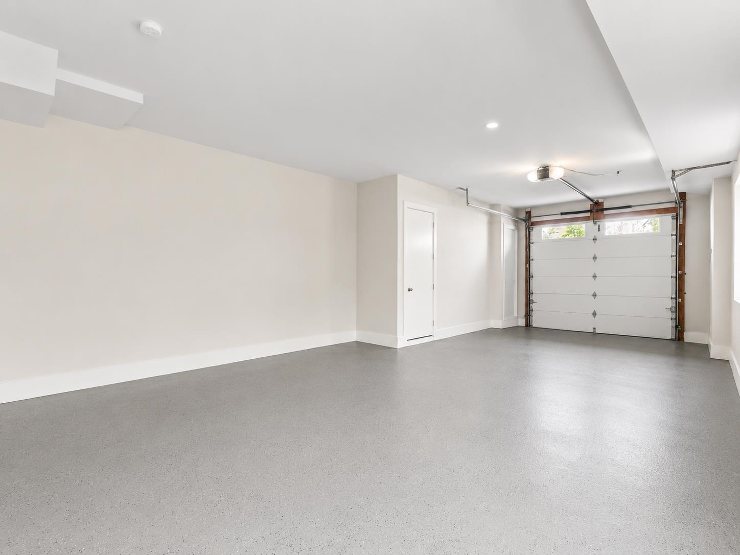 220 FREEMAN AVE Unit: 1