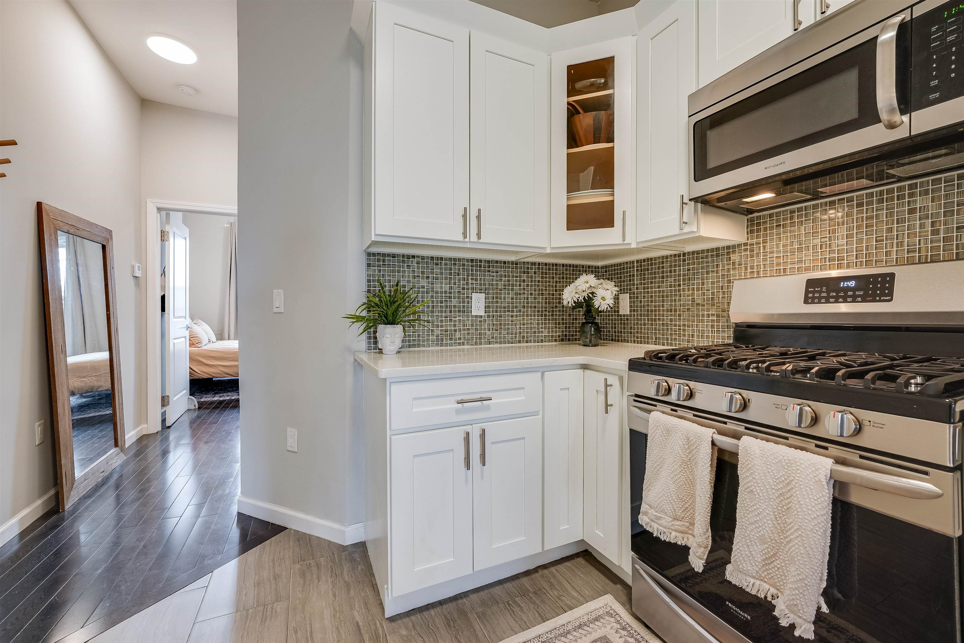 80 WEBSTER AVE Unit: 3R
