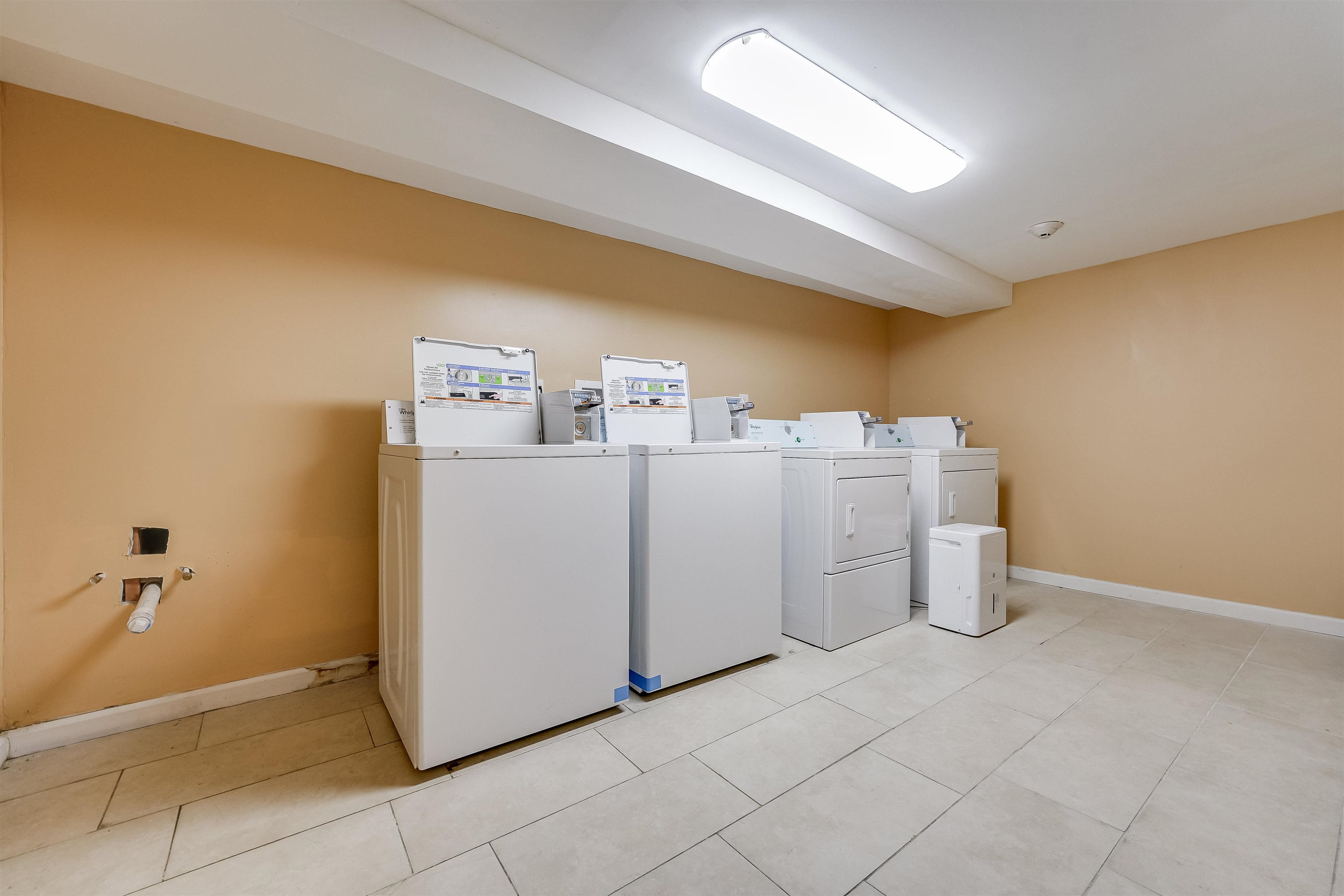 80 WEBSTER AVE Unit: 3R