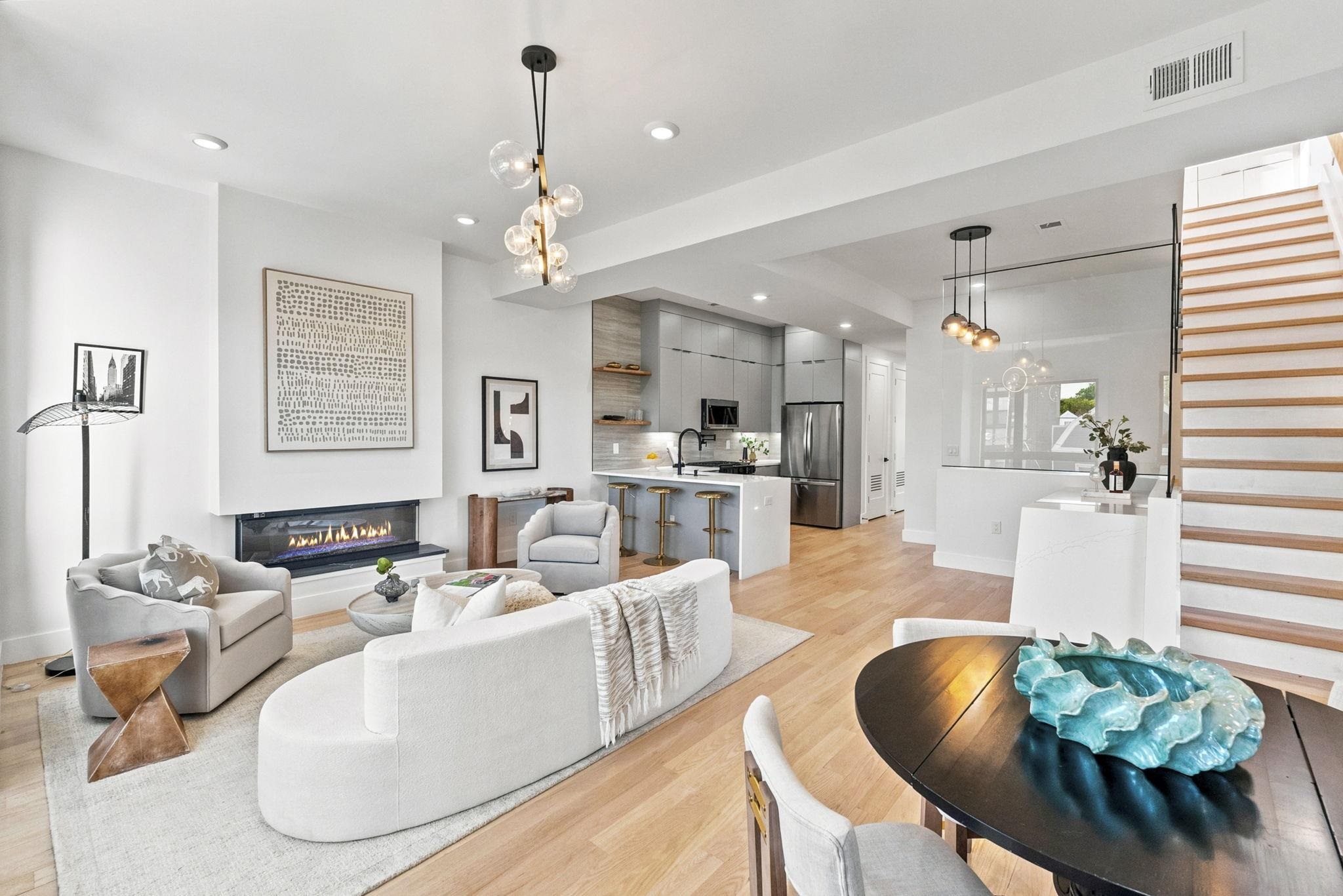 83 LEXINGTON AVE Unit: 2