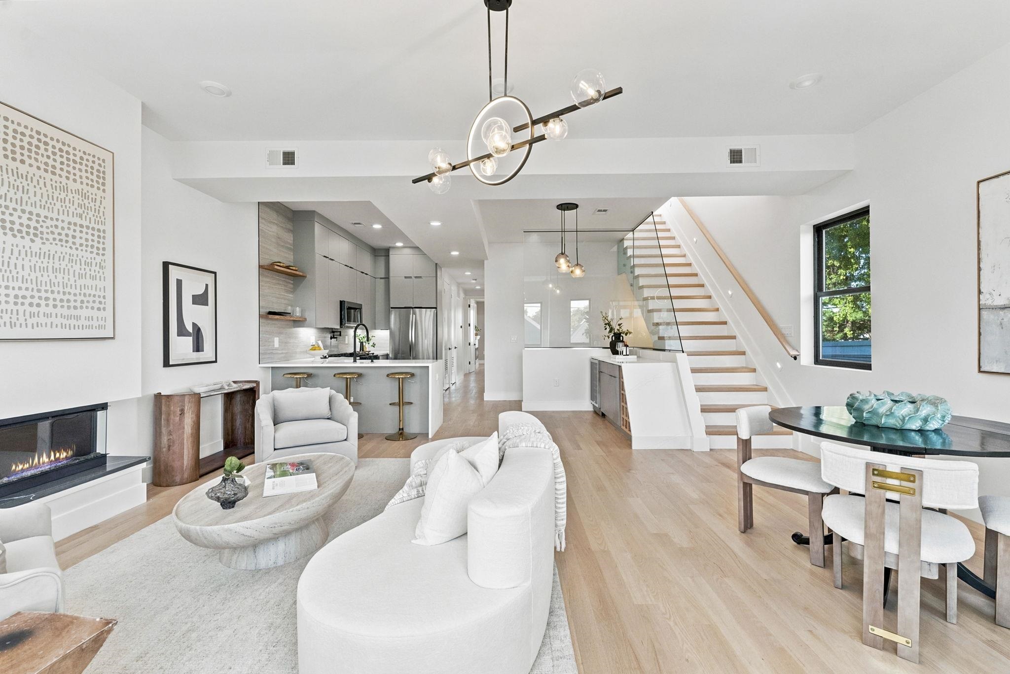 83 LEXINGTON AVE Unit: 2