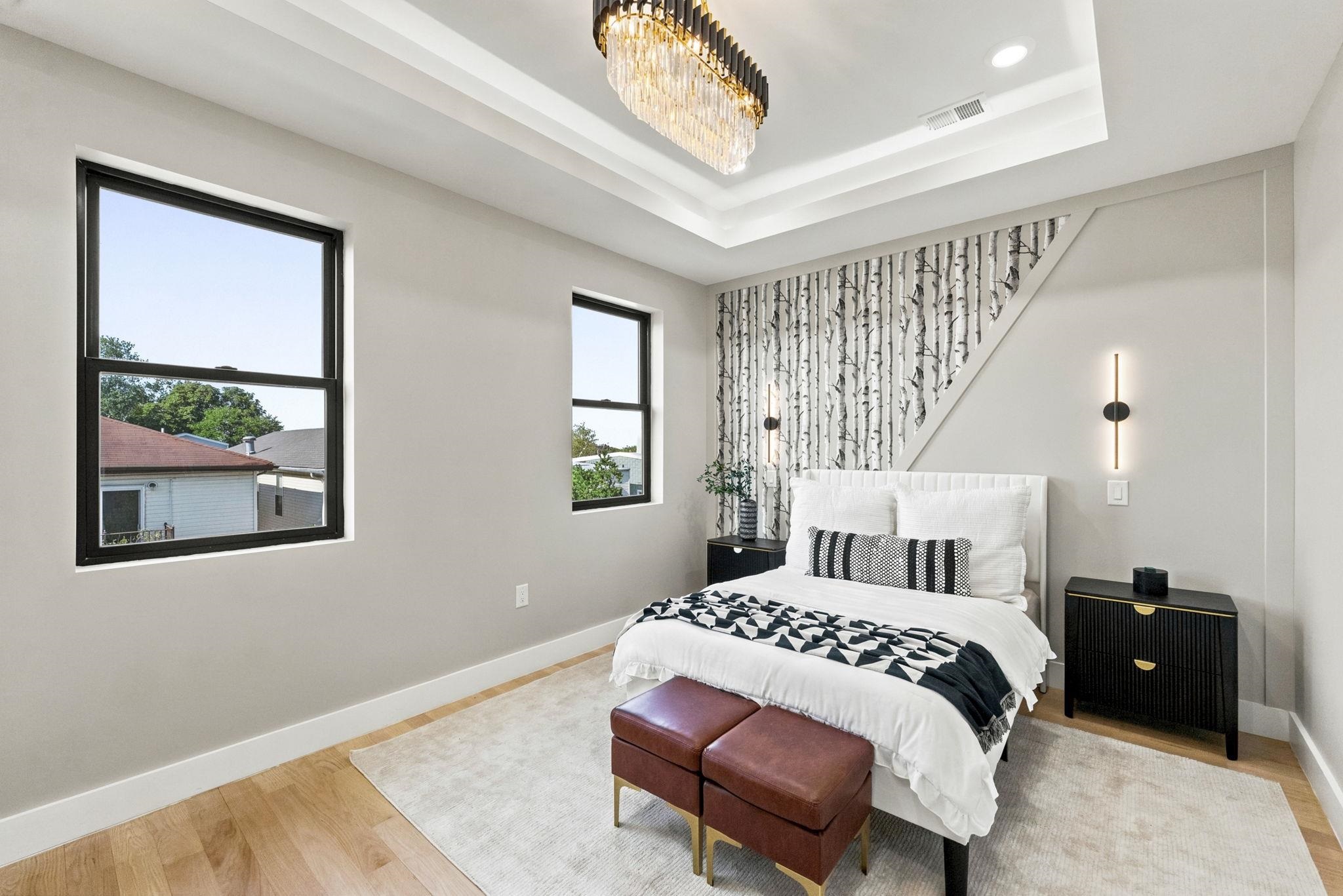 83 LEXINGTON AVE Unit: 2