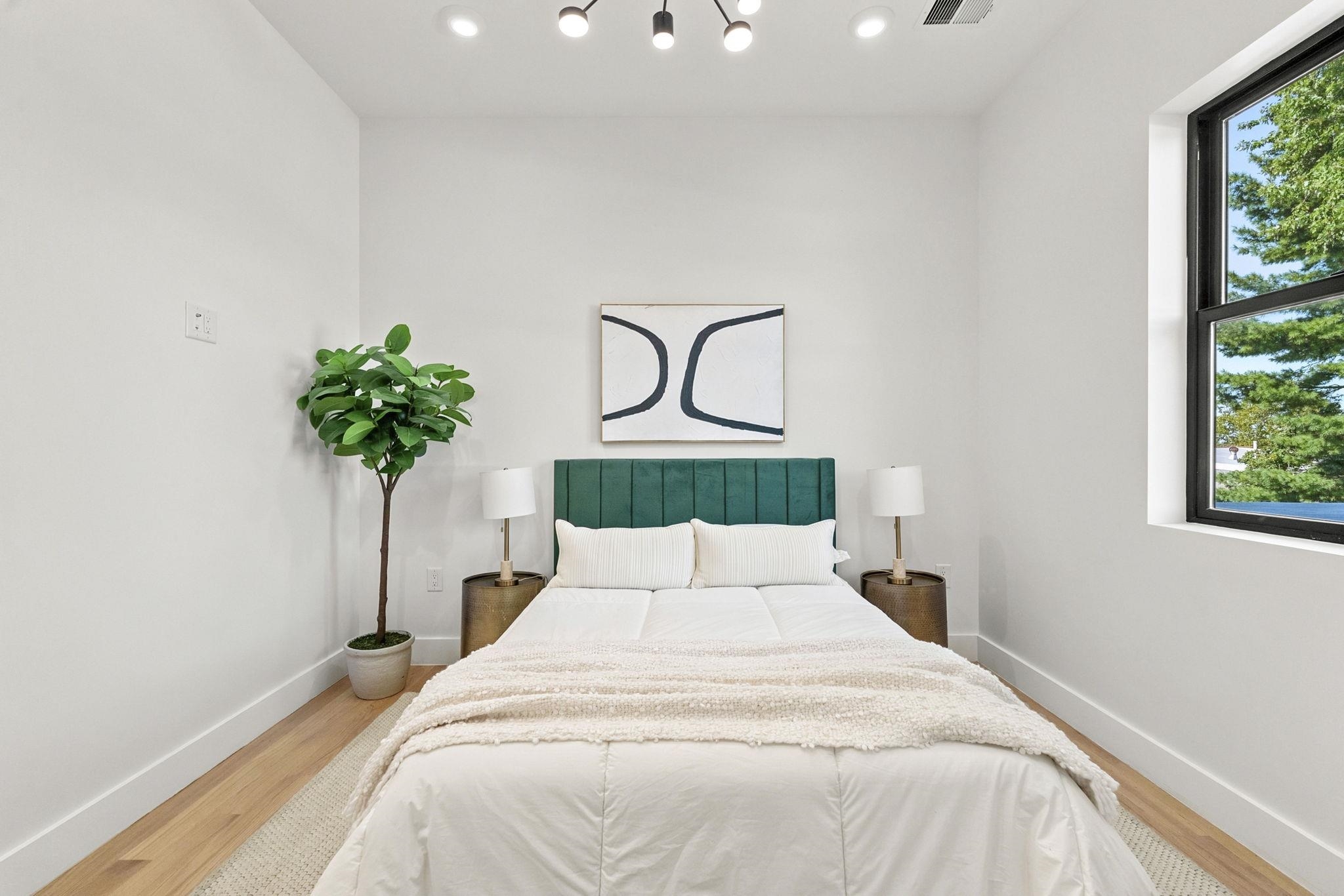 83 LEXINGTON AVE Unit: 2