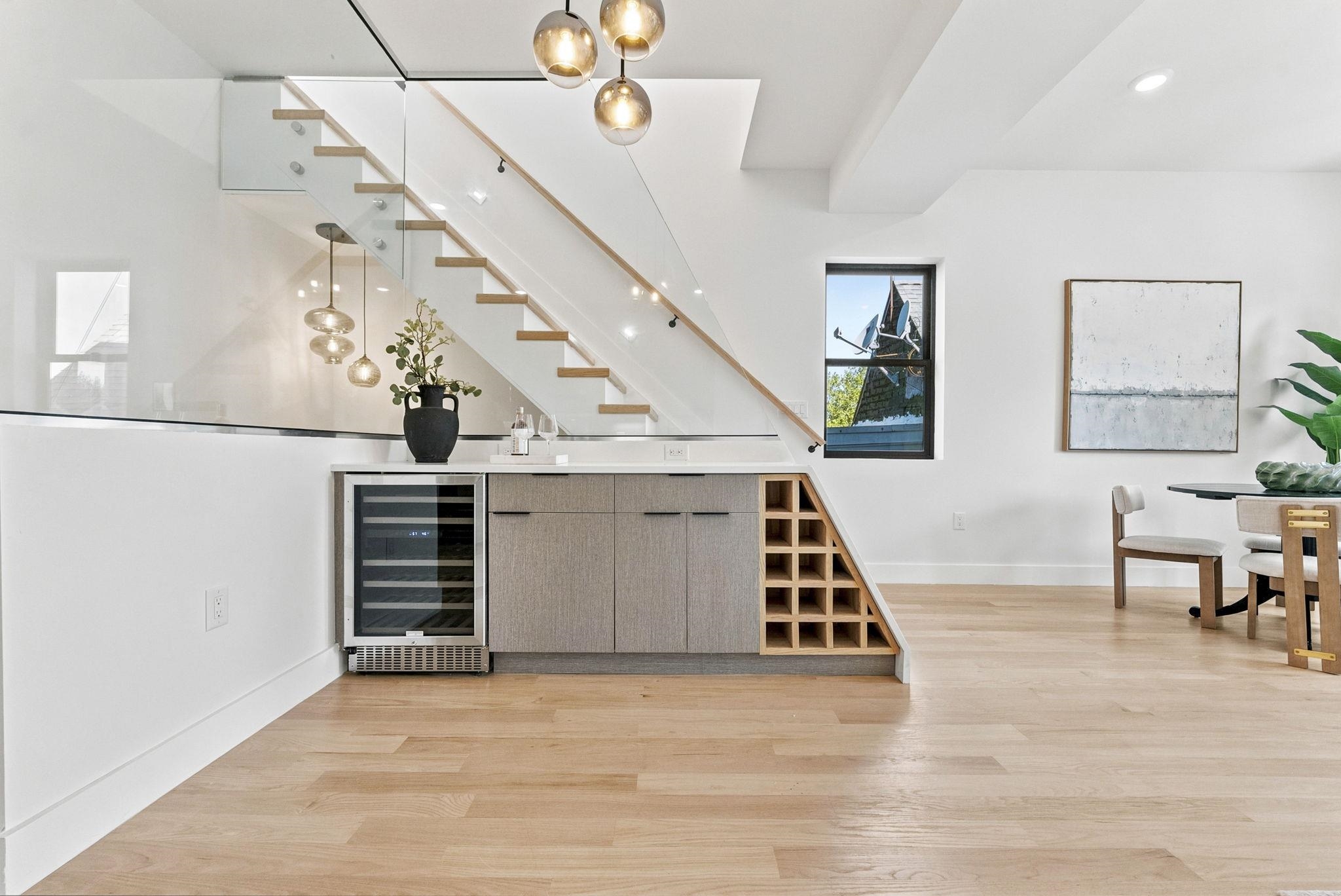 83 LEXINGTON AVE Unit: 2