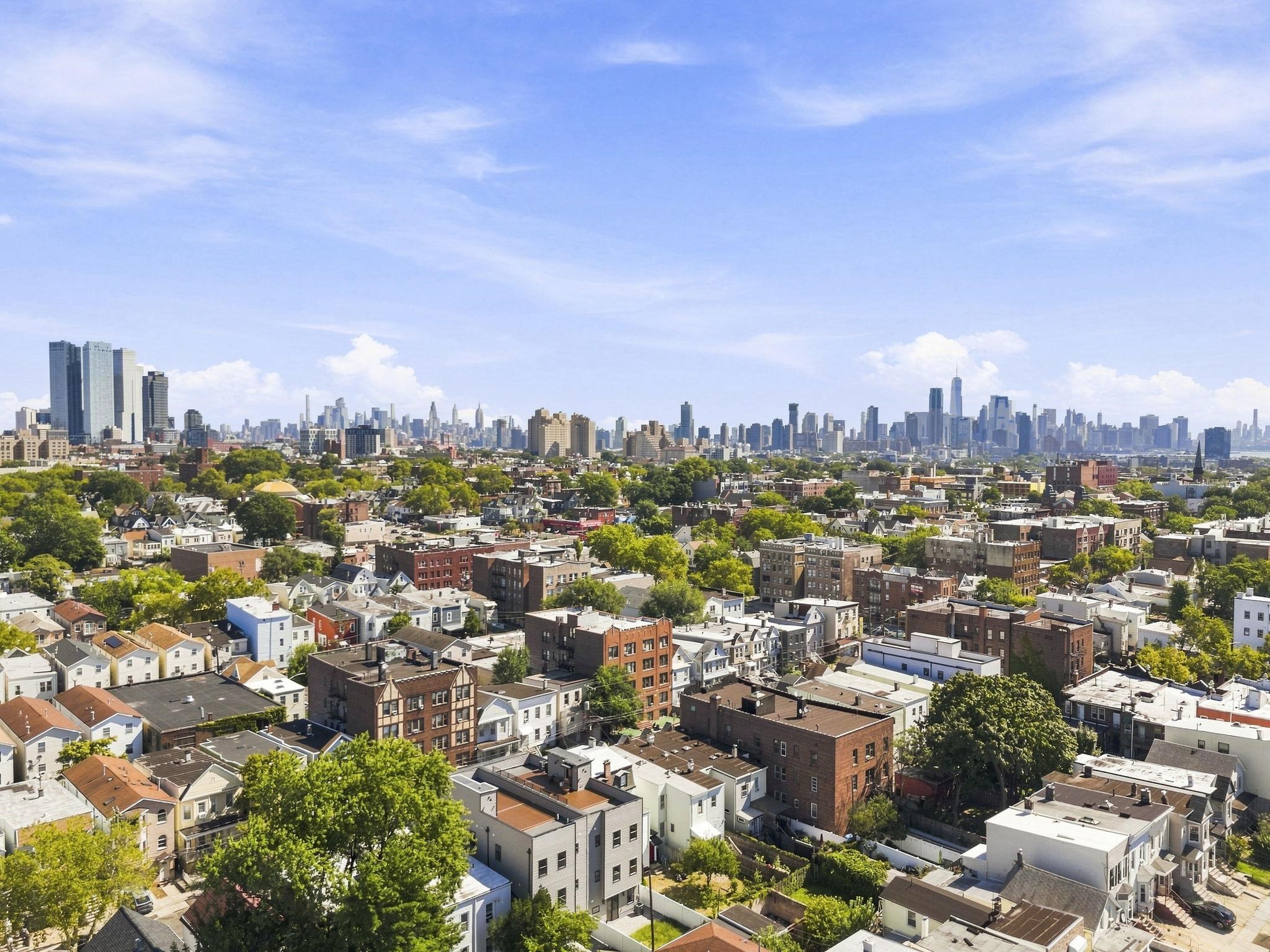 83 LEXINGTON AVE Unit: 2