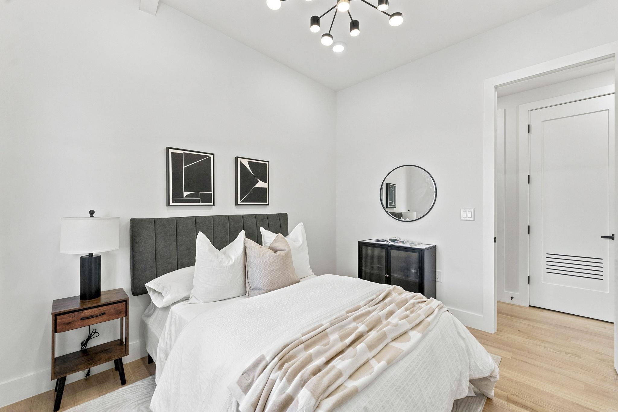 83 LEXINGTON AVE Unit: 2