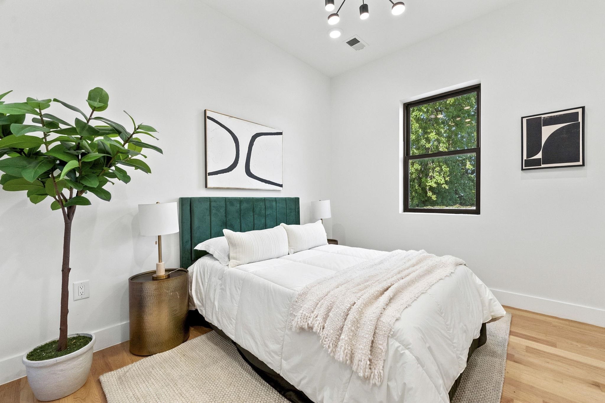83 LEXINGTON AVE Unit: 2