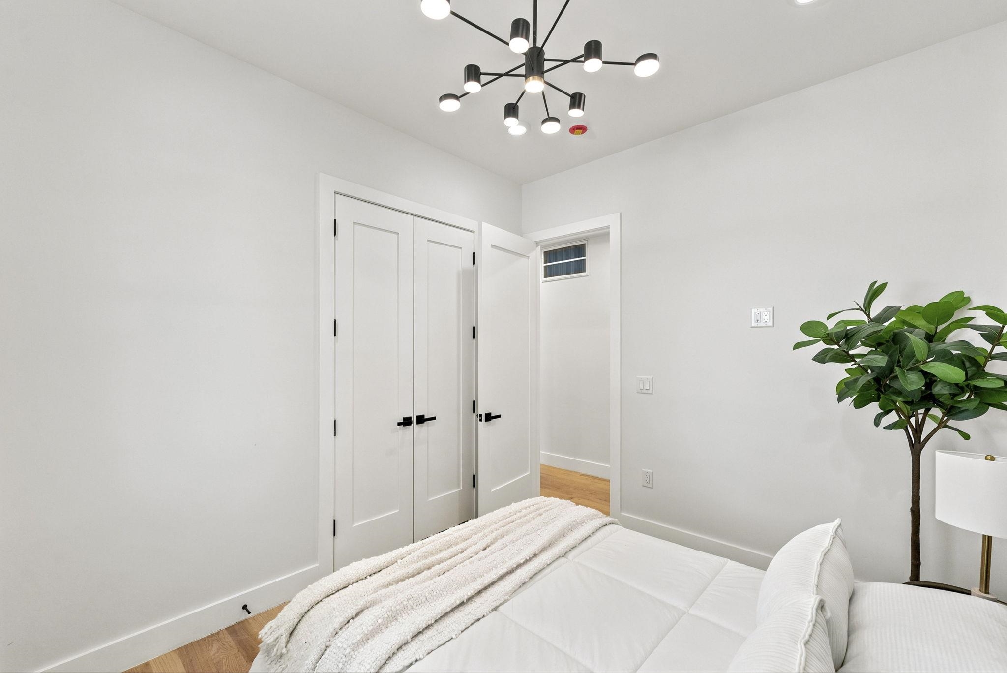 83 LEXINGTON AVE Unit: 2