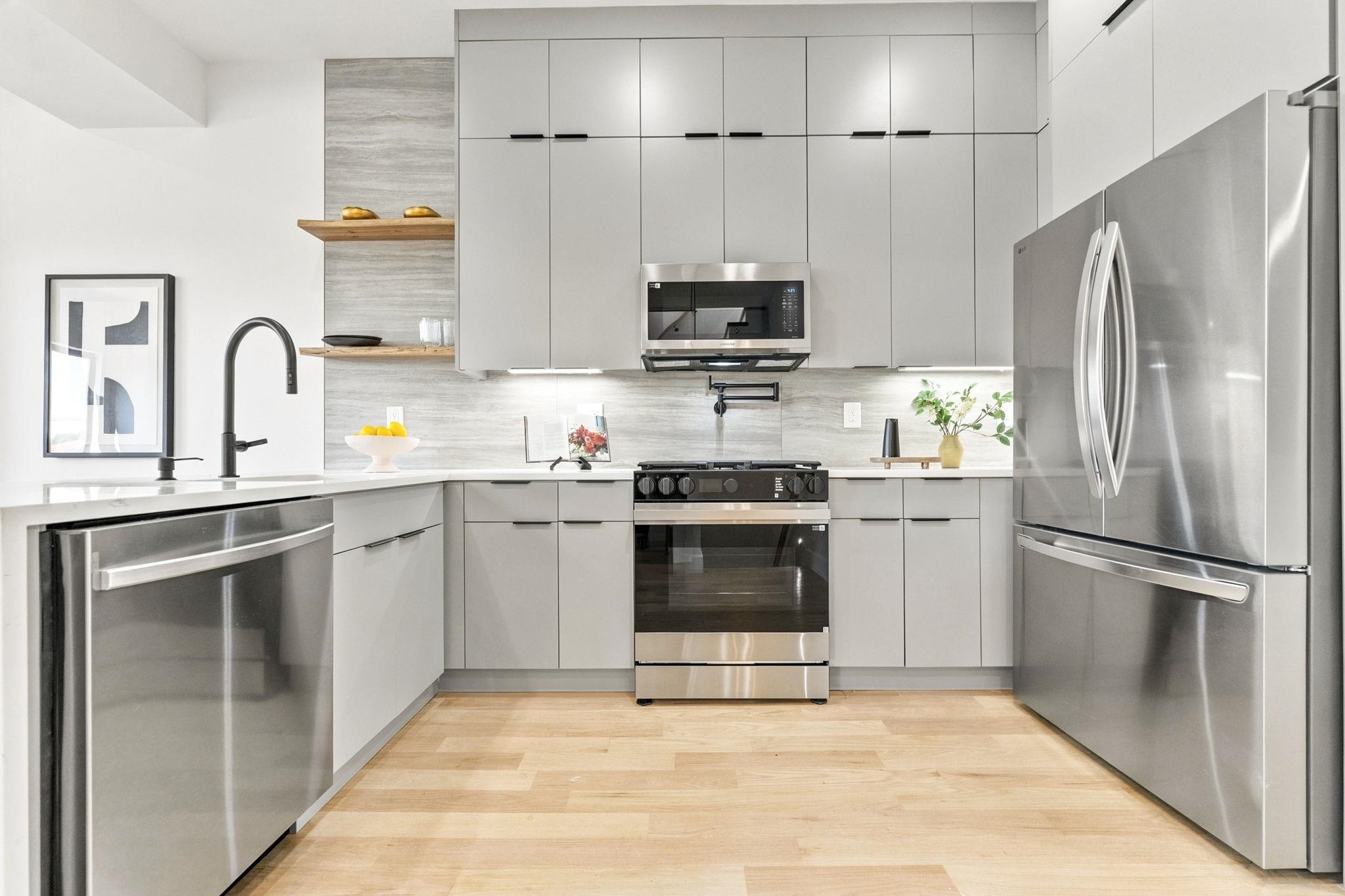 83 LEXINGTON AVE Unit: 2