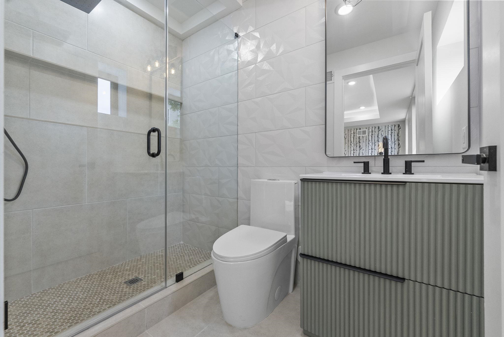 83 LEXINGTON AVE Unit: MF