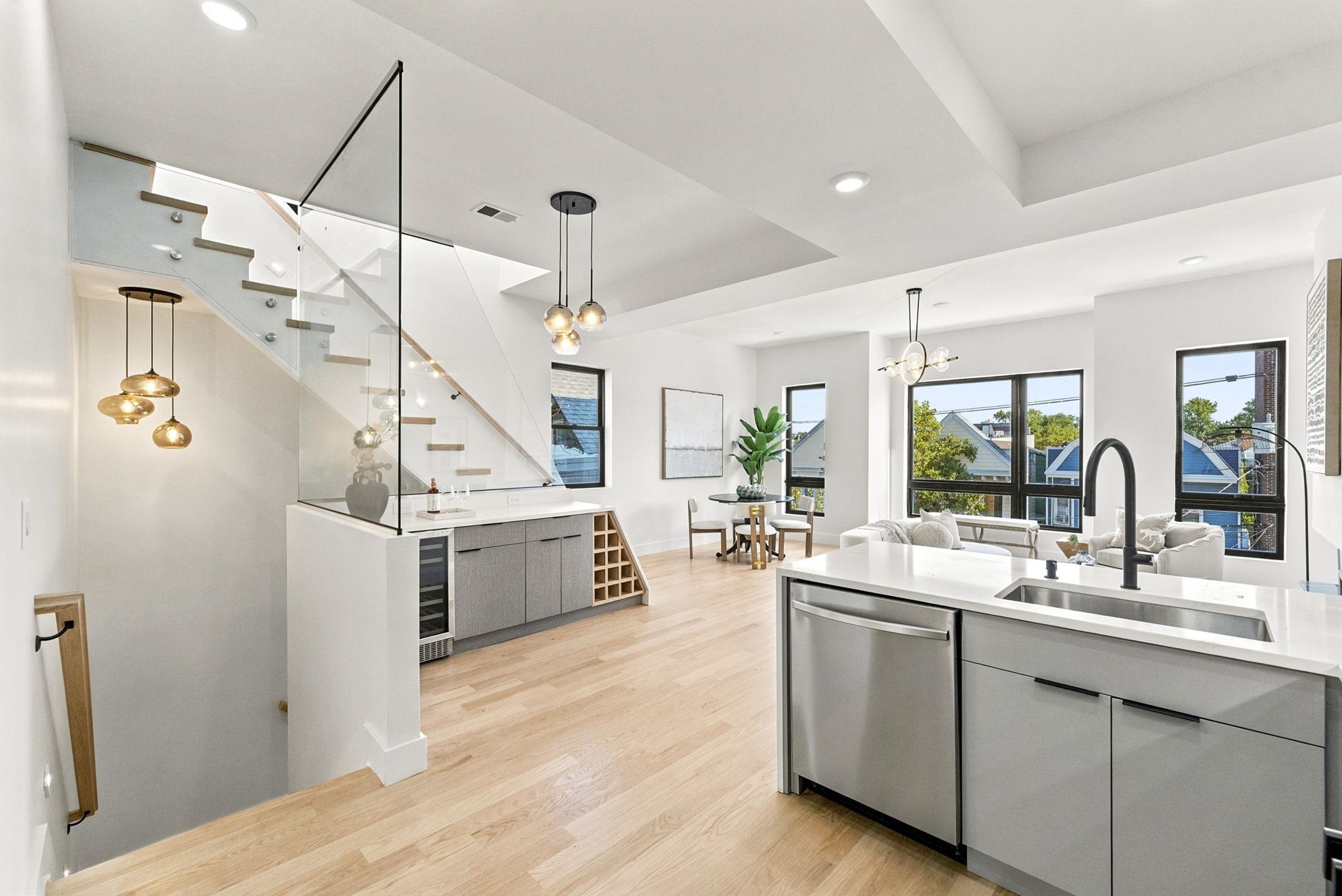 83 LEXINGTON AVE Unit: MF