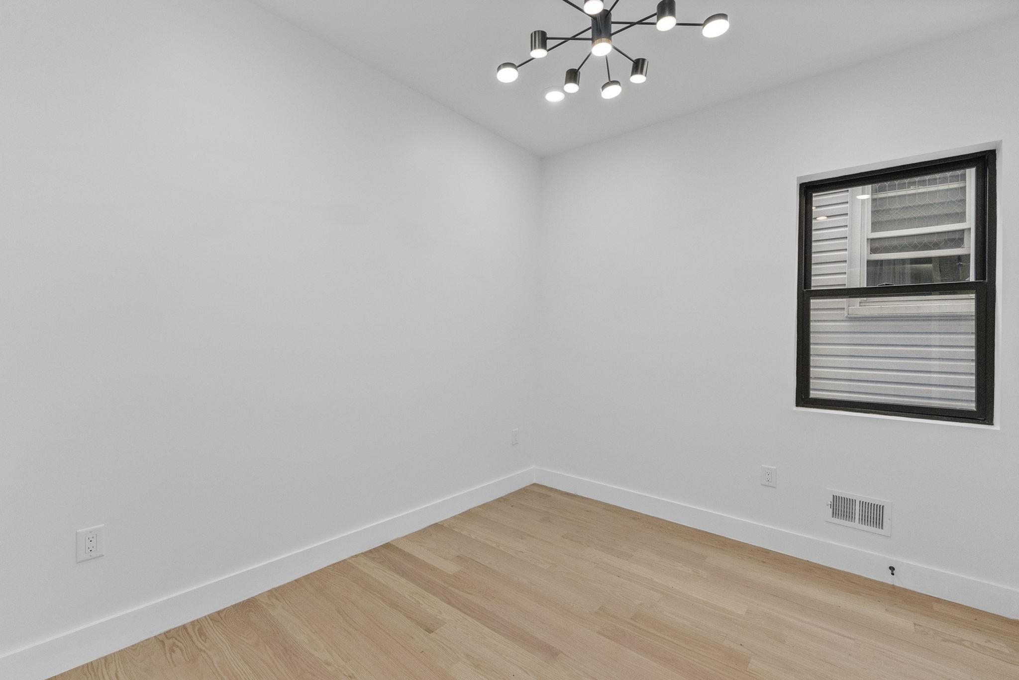 83 LEXINGTON AVE Unit: MF