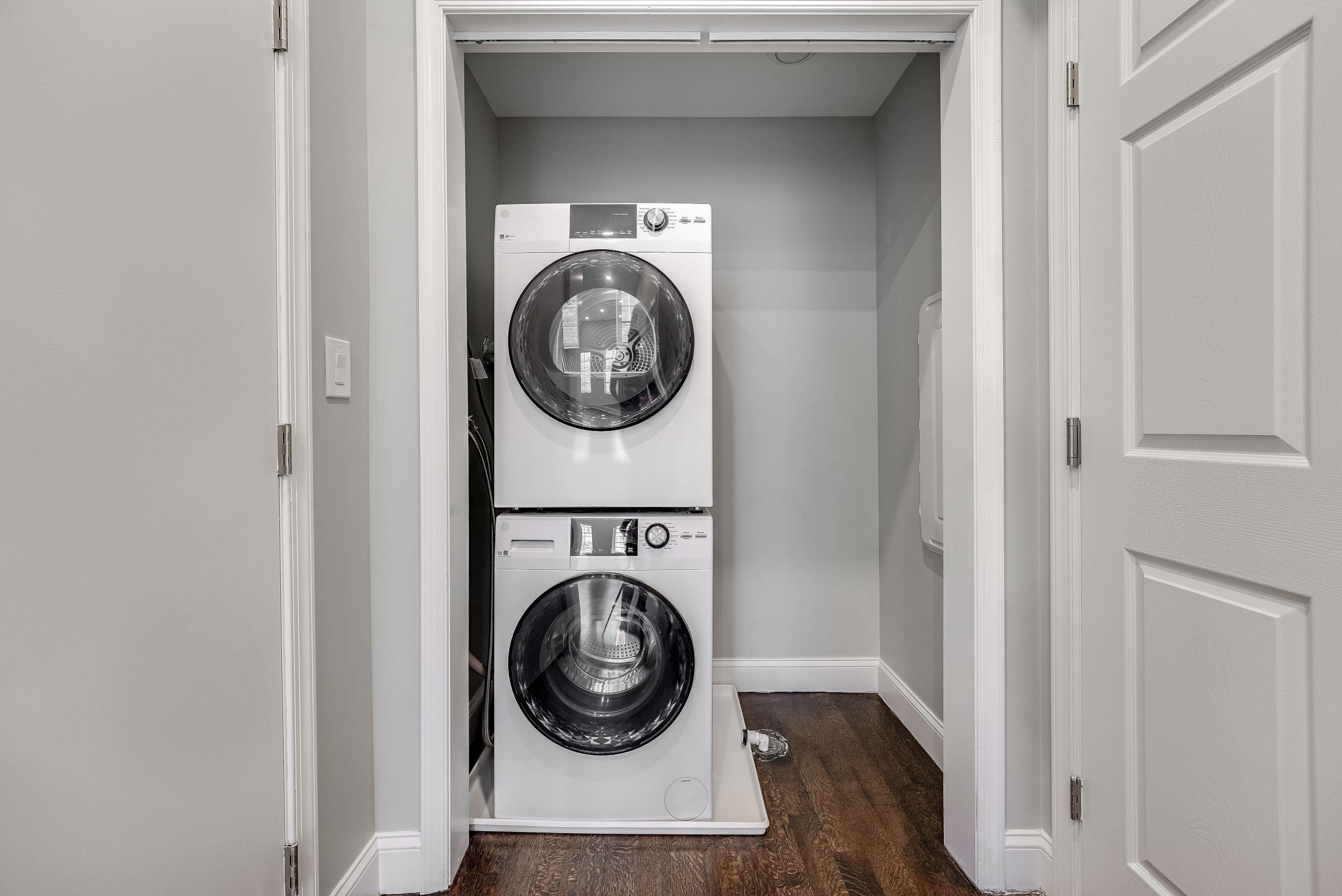 130 WEST SIDE AVE Unit: 1