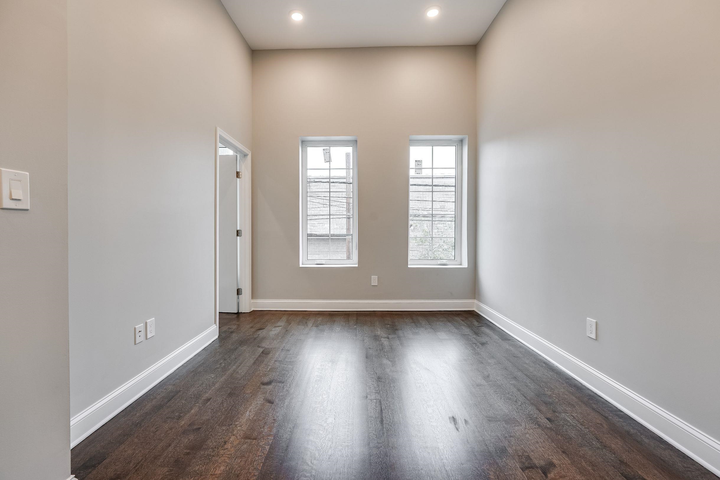 130 WEST SIDE AVE Unit: 1