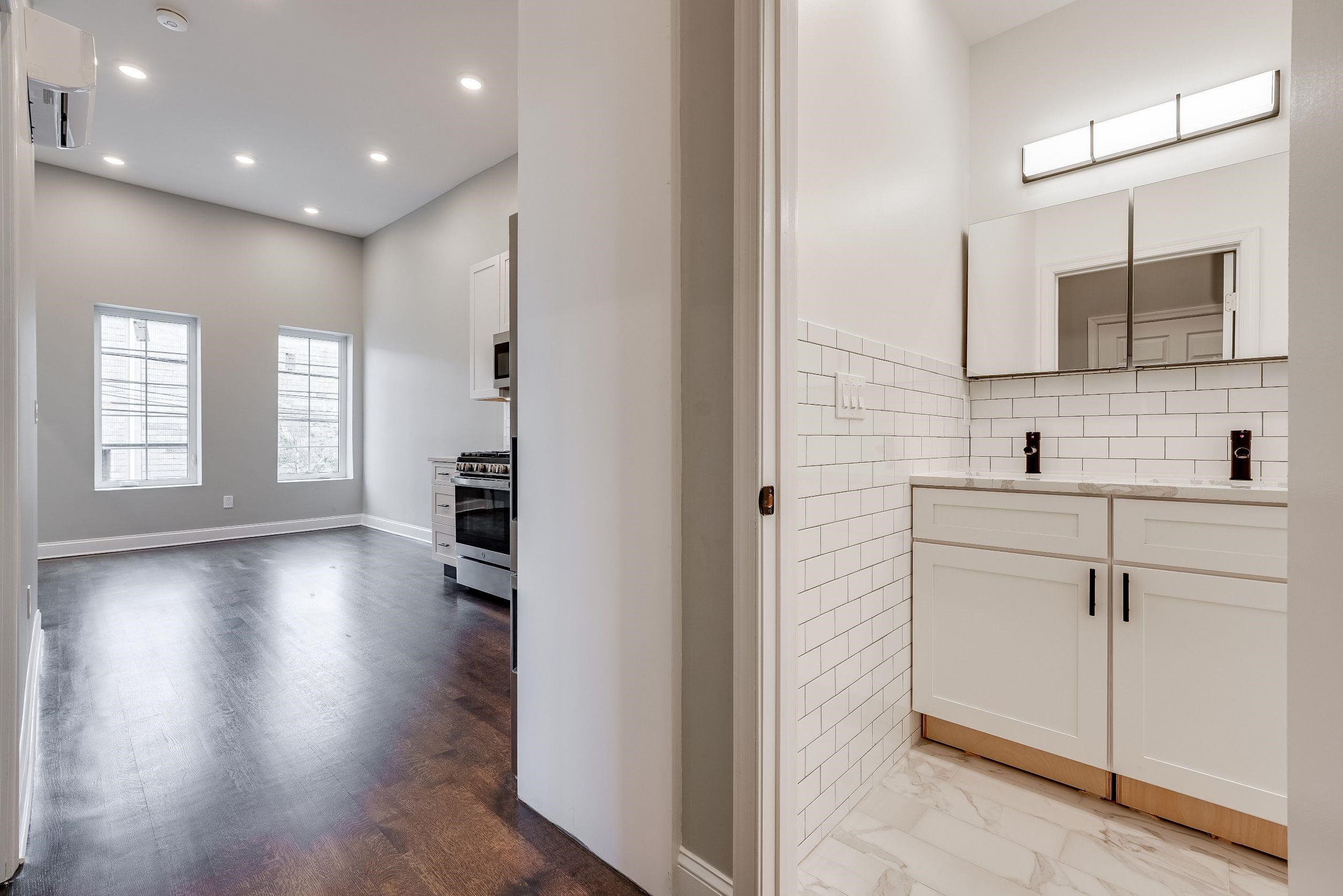 130 WEST SIDE AVE Unit: 1