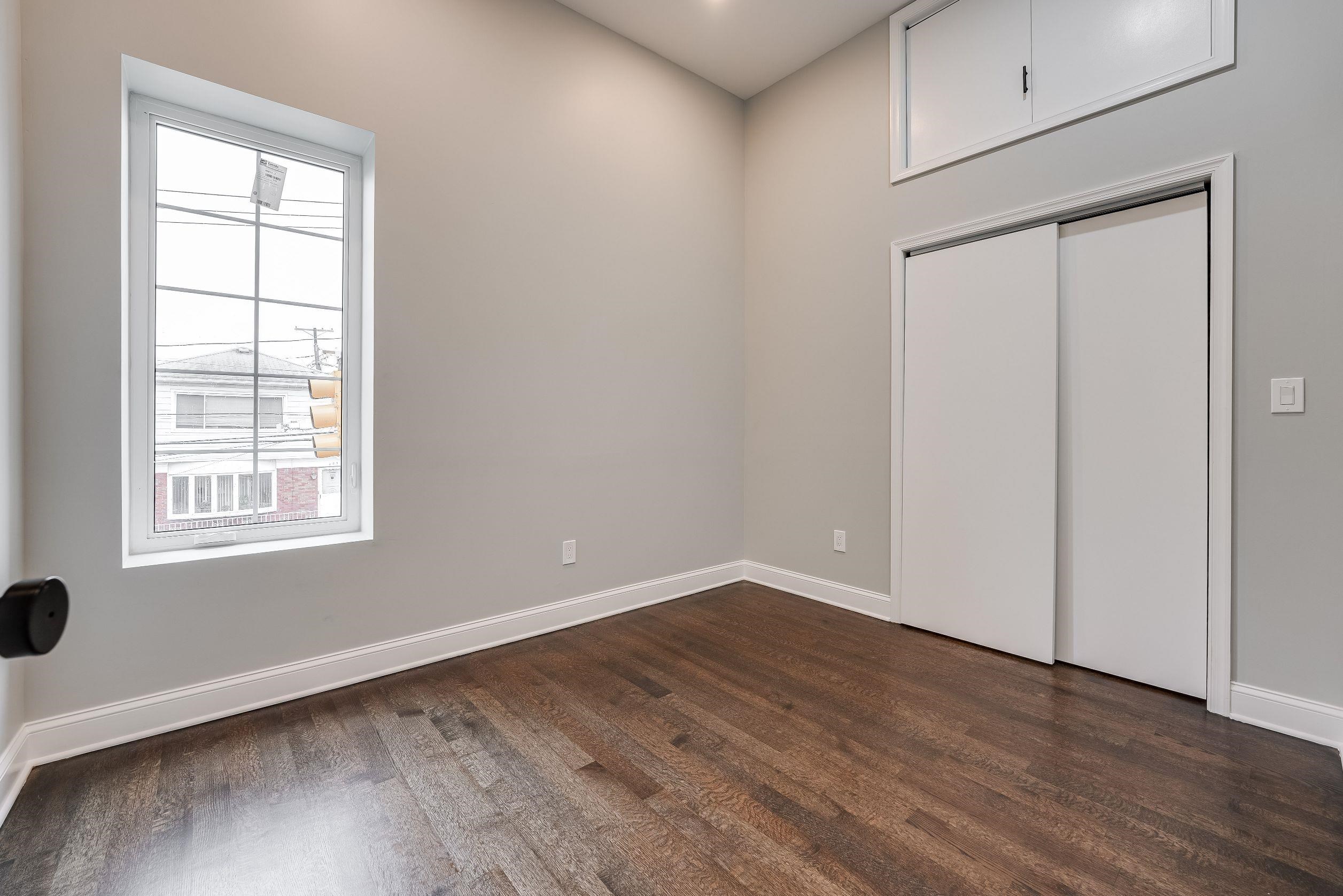 130 WEST SIDE AVE Unit: 1