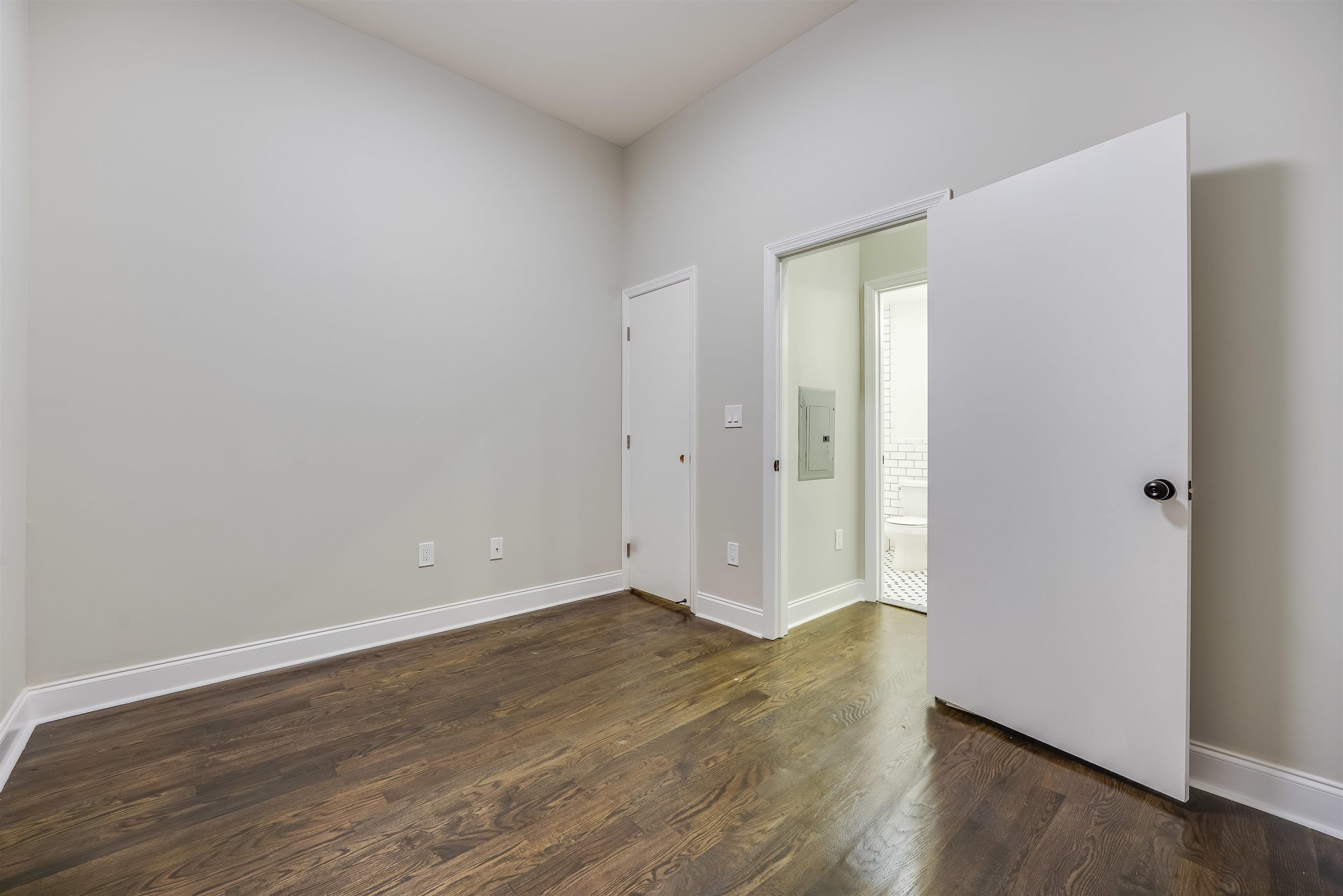 172 MALLORY AVE