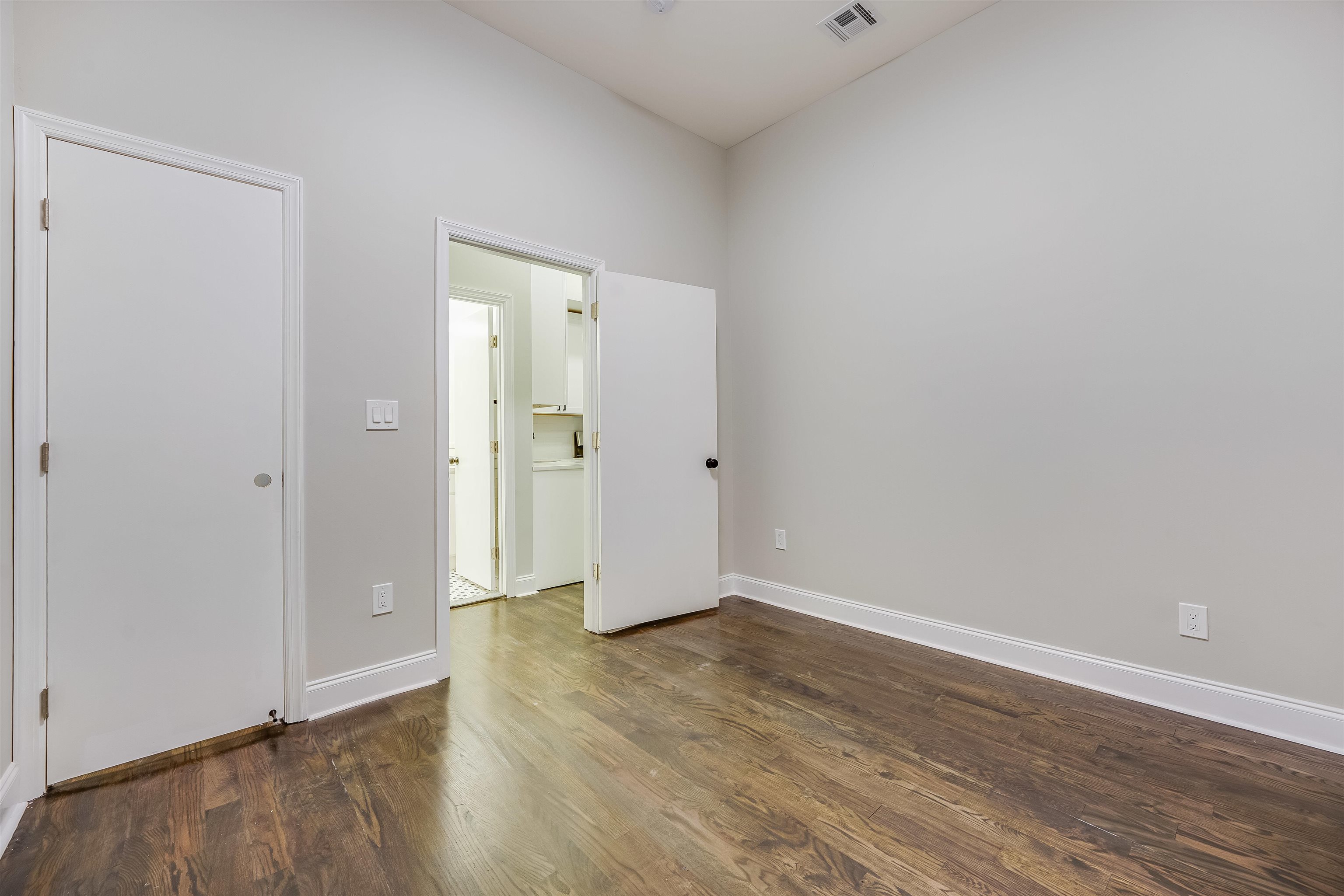 172 MALLORY AVE