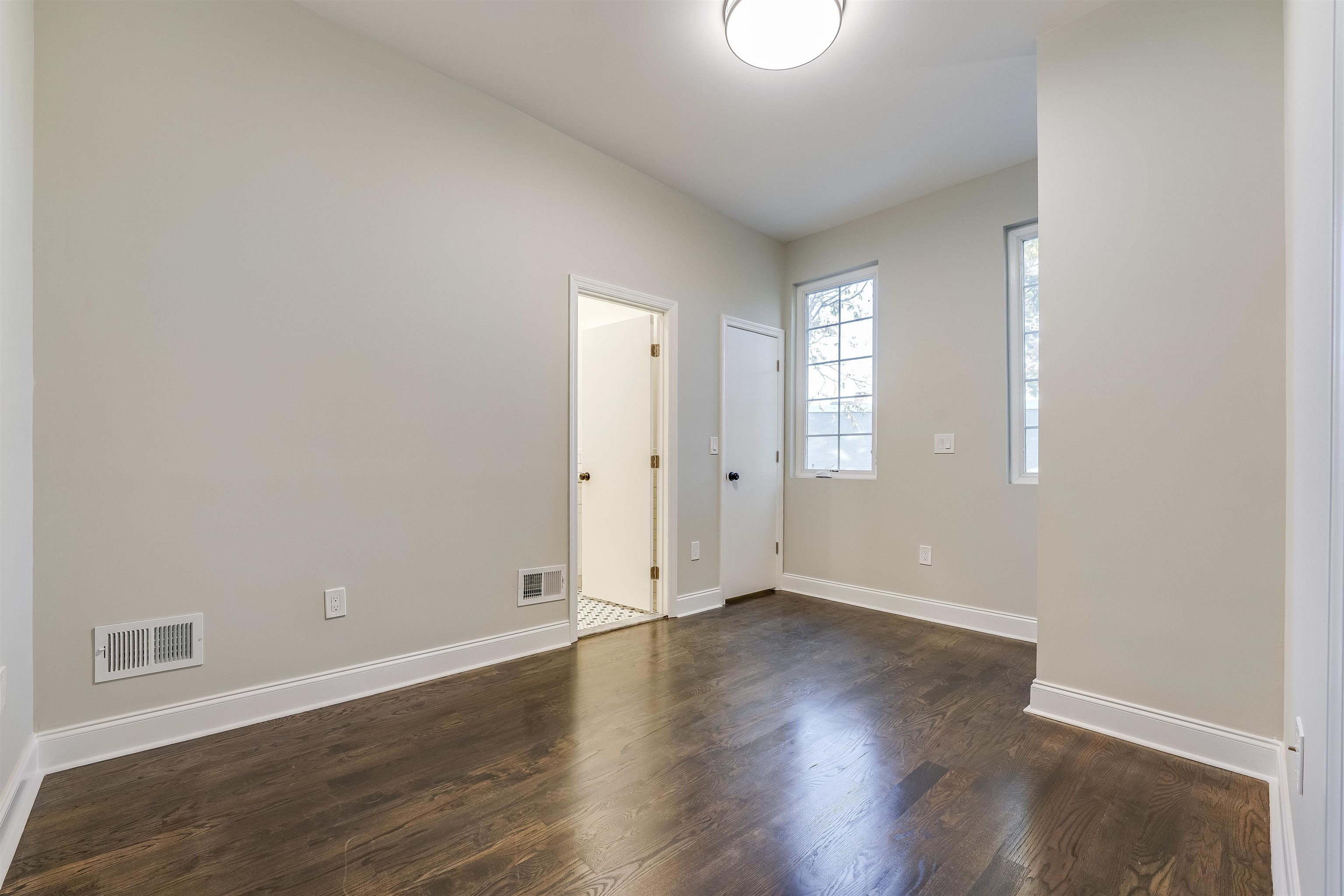 172 MALLORY AVE