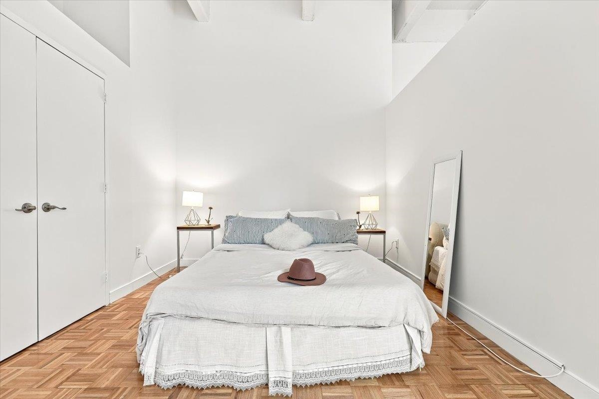 1500 HUDSON ST Unit: 4L